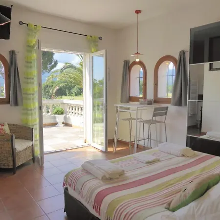 게스트하우스 Mas Picton 4*