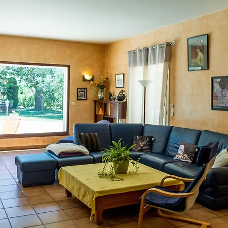 Mas Picton בית הארחה 4*